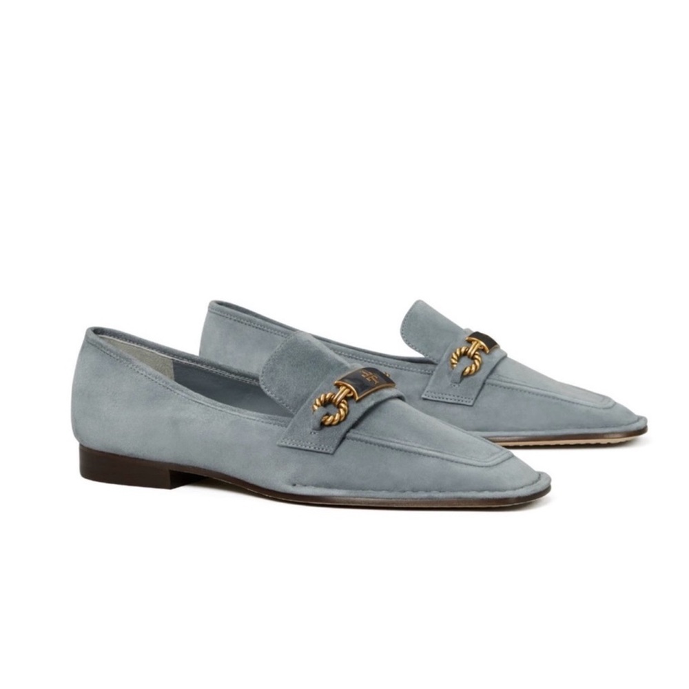 TORY BURCH
Perrine Suede Medallion Chain
Loafers In Rainwater